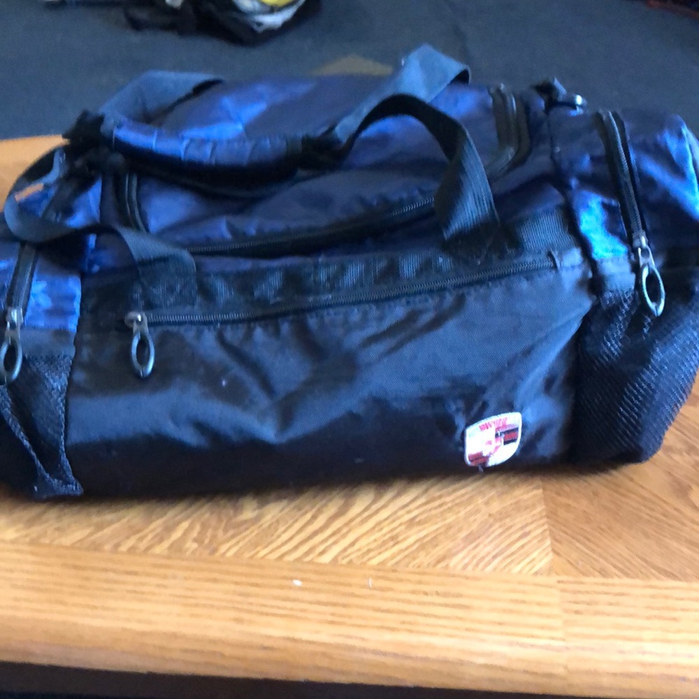 MOVING SALE NO HAGGLING SWISS BLACK & BLUE 19.5” x 13” LENGTH MEN DUFFLE BAG.